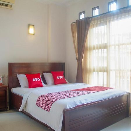 Hotel Oyo 3894 Karunia Muslim Syariah à Jakarta Extérieur photo