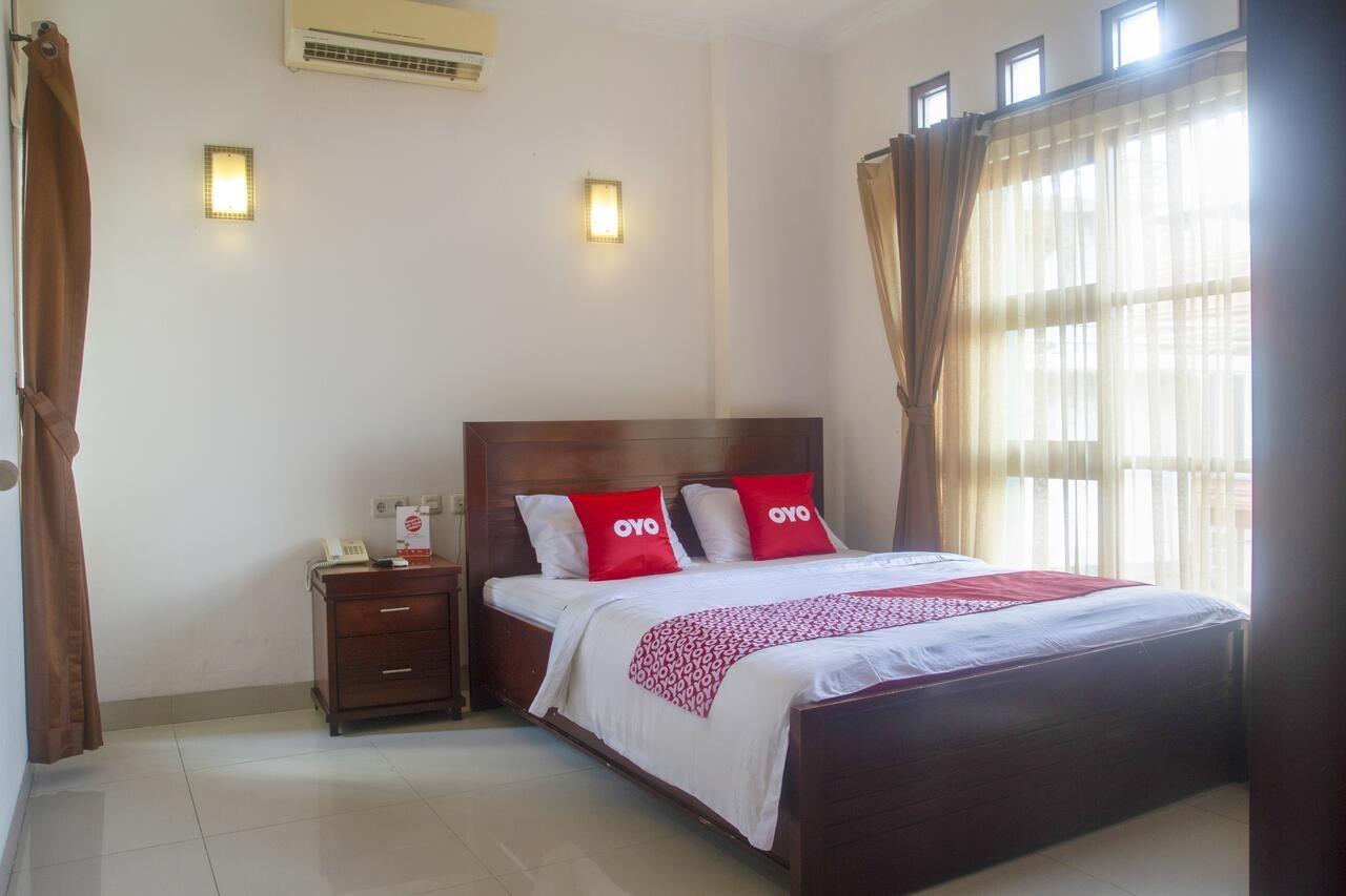 Hotel Oyo 3894 Karunia Muslim Syariah à Jakarta Extérieur photo