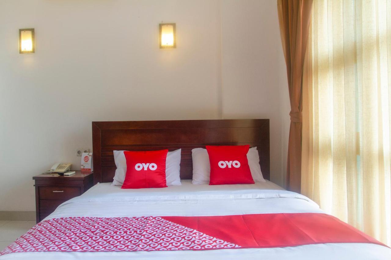 Hotel Oyo 3894 Karunia Muslim Syariah à Jakarta Extérieur photo