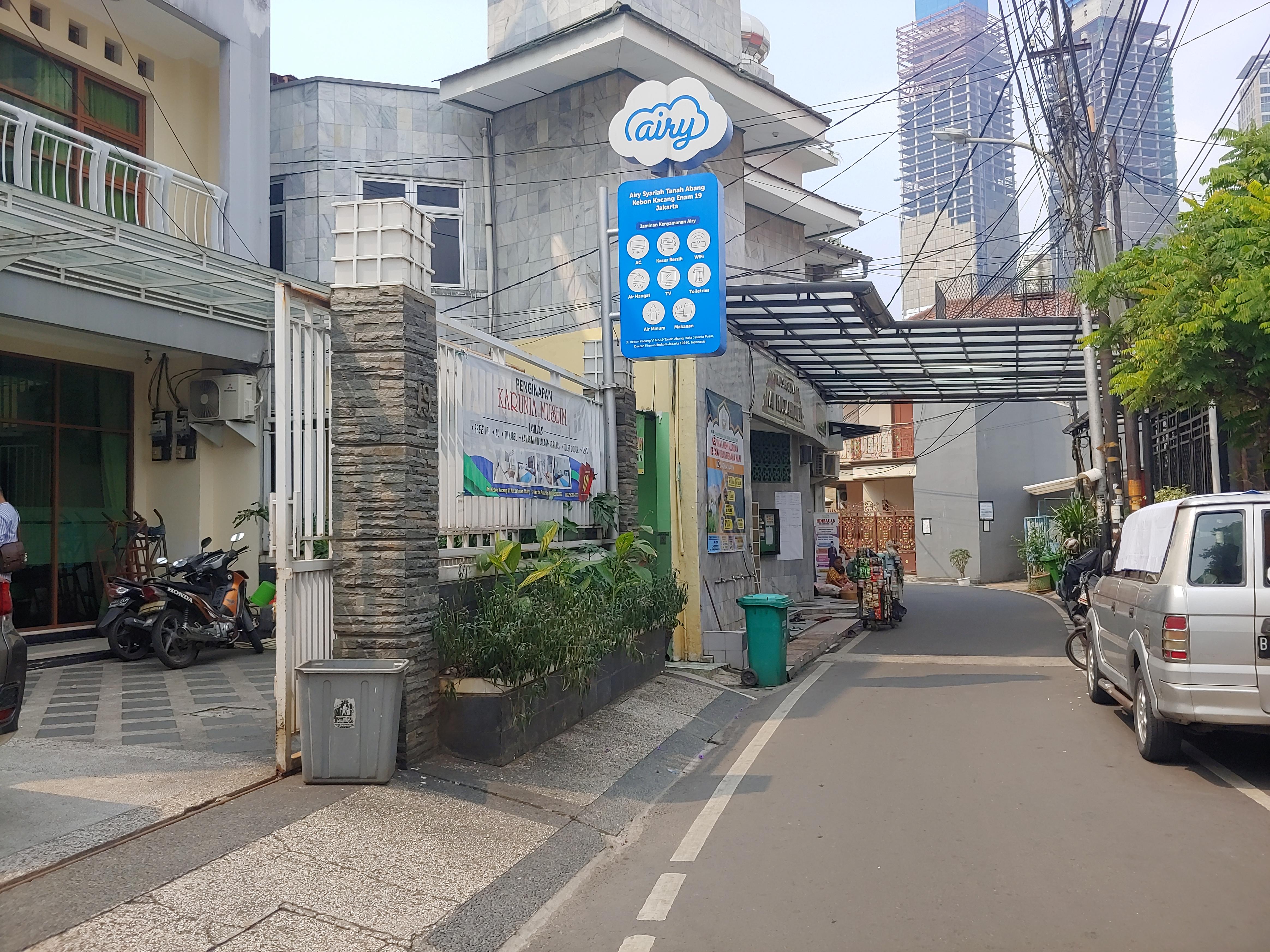 Hotel Oyo 3894 Karunia Muslim Syariah à Jakarta Extérieur photo